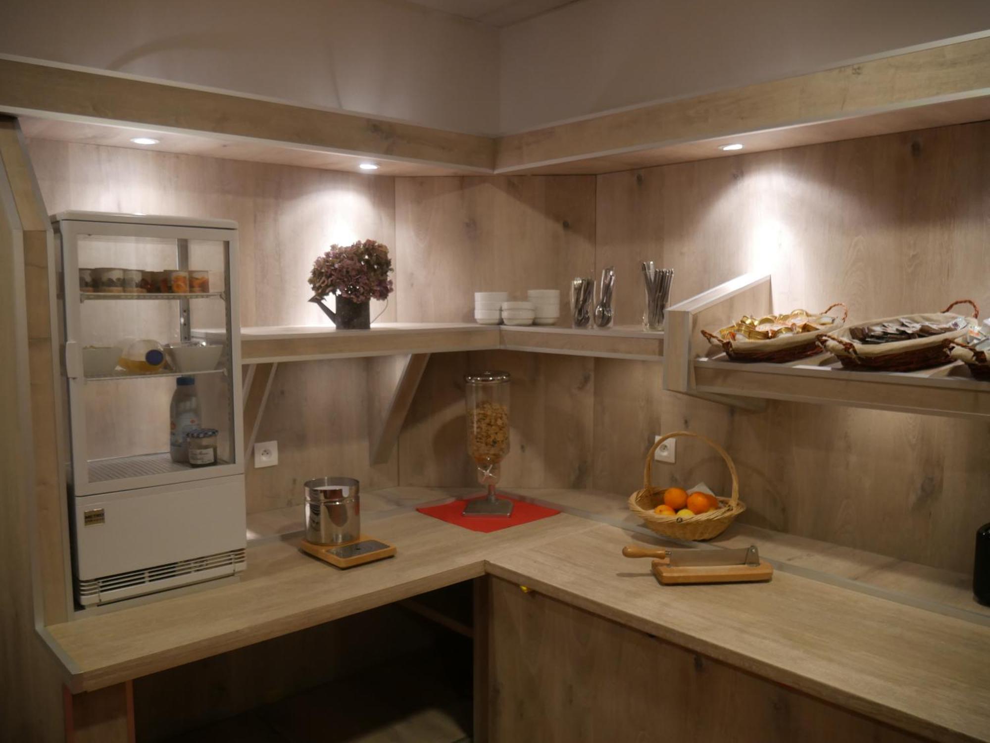 Hotel & Restaurant Le Cardinal Poix-de-Picardie Ngoại thất bức ảnh