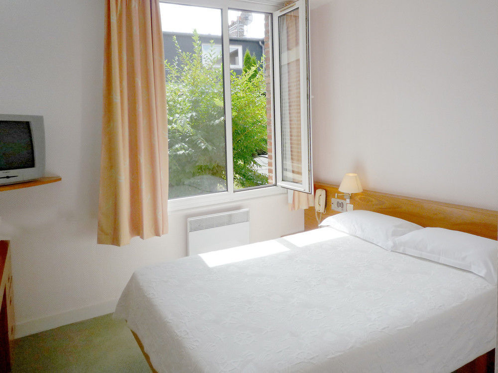 Hotel & Restaurant Le Cardinal Poix-de-Picardie Ngoại thất bức ảnh