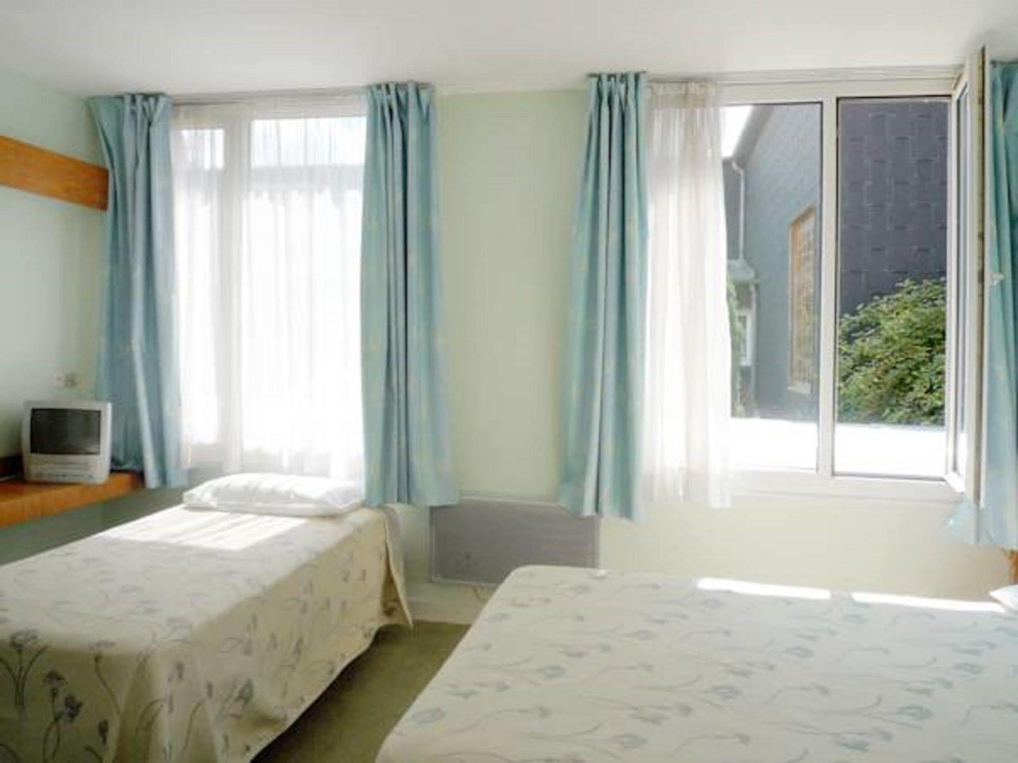 Hotel & Restaurant Le Cardinal Poix-de-Picardie Ngoại thất bức ảnh